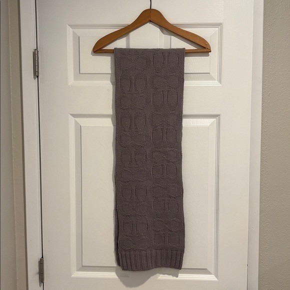 Coach Logo Cable Knit Wool Scarf Unisex Gray - Picture 2 of 4